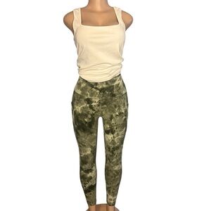 Lululemon Align High-Rise Pant with Pockets 25"
Diamond Dye Light Sage Olive
